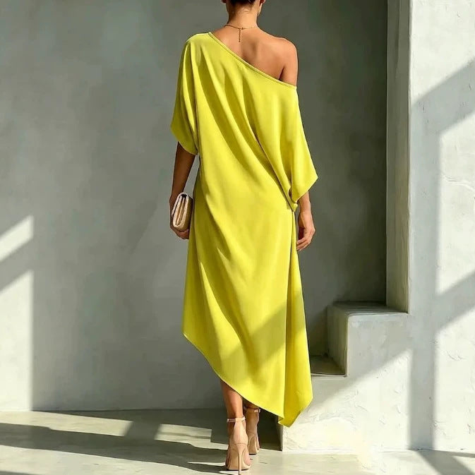 Camila – Robe Élégante Asymétrique