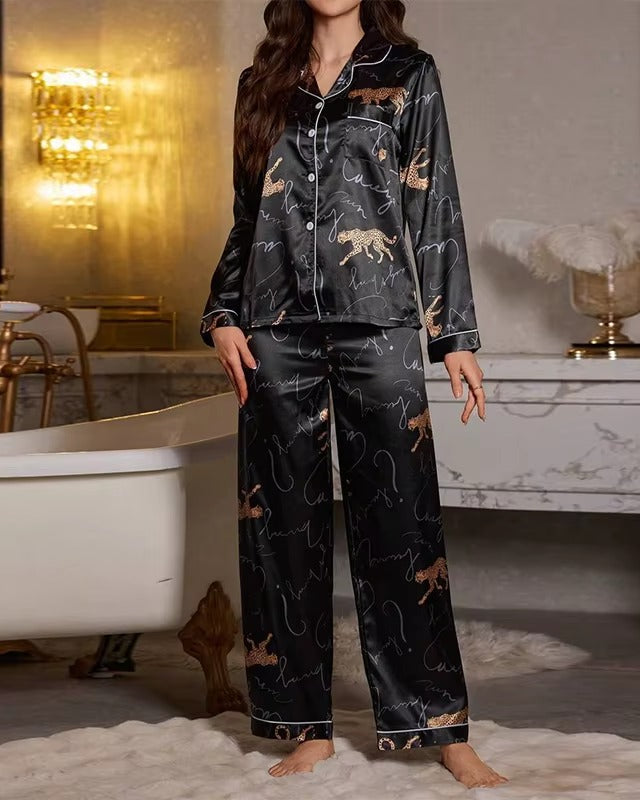 Satijnen pyjama set 'Midnight Leopard'