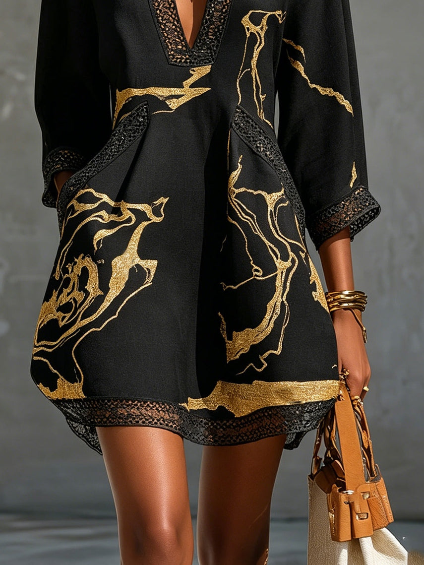 Brigitte | Mini robe noire à imprimé marbre doré et dentelle crochet