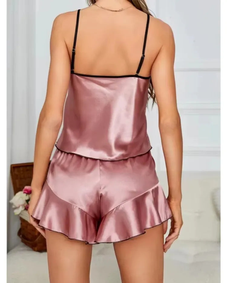 Satijnen pyjamaset met ruches